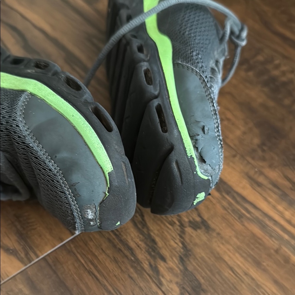 Skechers Kids Gray and Green Shoes size 5 fair condition with some flaws - Picture 13 of 13